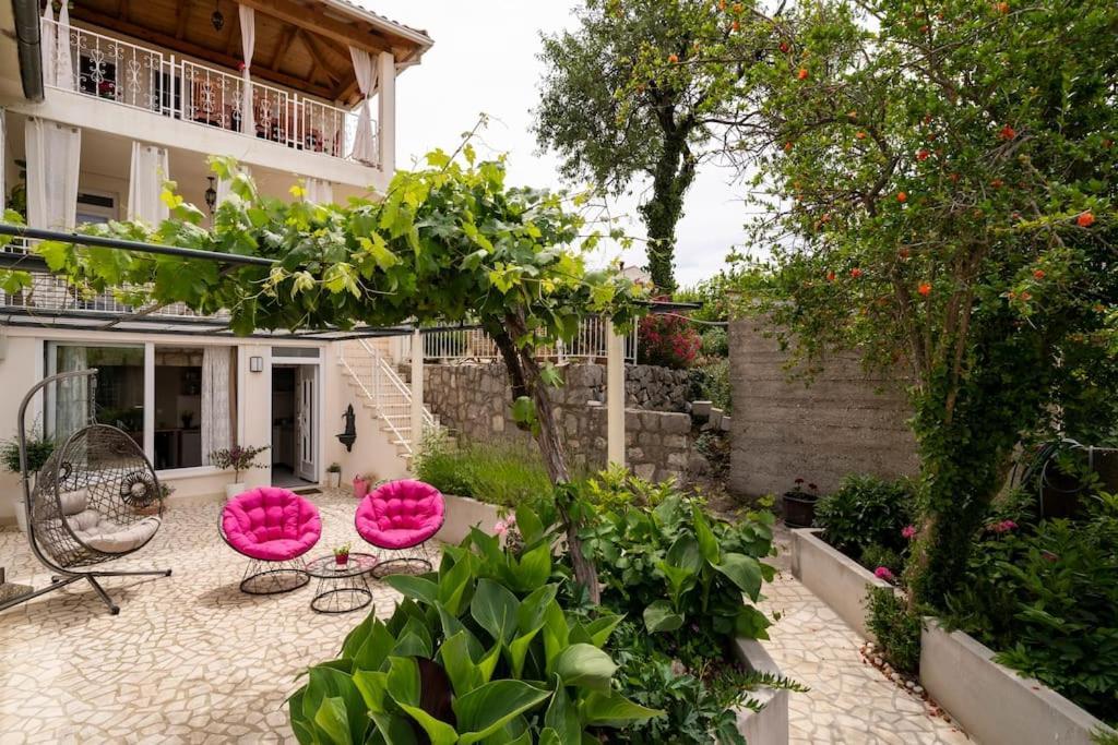 Apartment By The For 2 *